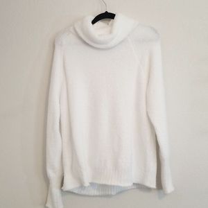 R D Style white turtleneck Large